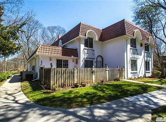 2nd image of 335 Clubhouse Ct