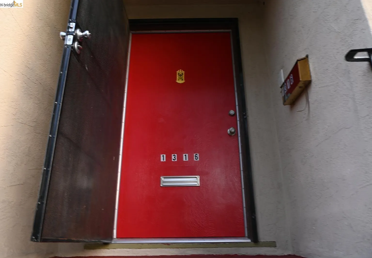 4 bed, 2.5 bath, 2200 sqft, $8,000 — Photo 1