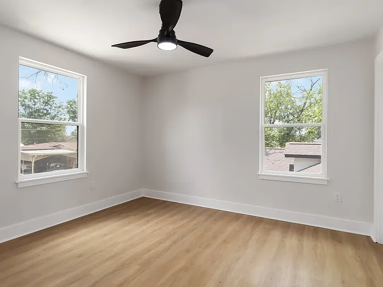 237 Carle Ave — Photo 11