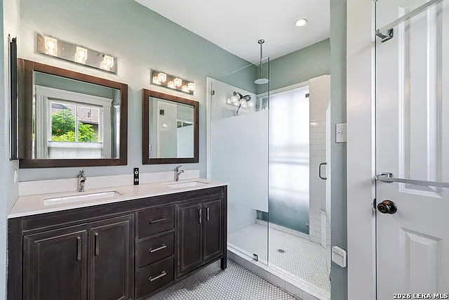 202 W Woodlawn Ave — Photo 16