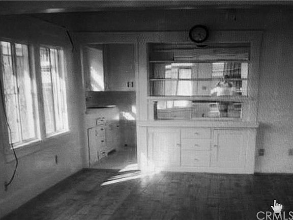 3rd image of 531 E Burnett St