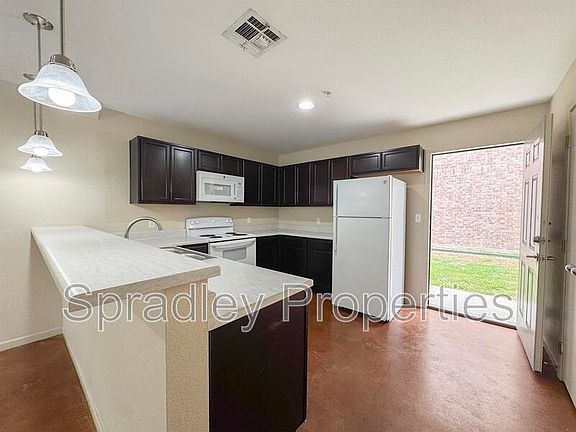4th image of 255 E 5th Ave APT 113