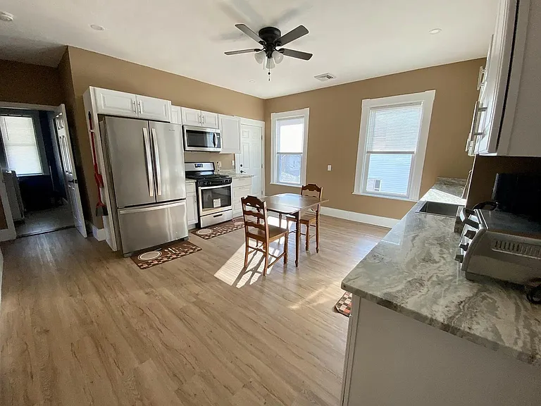 195 Lincoln St #3 — Photo 9
