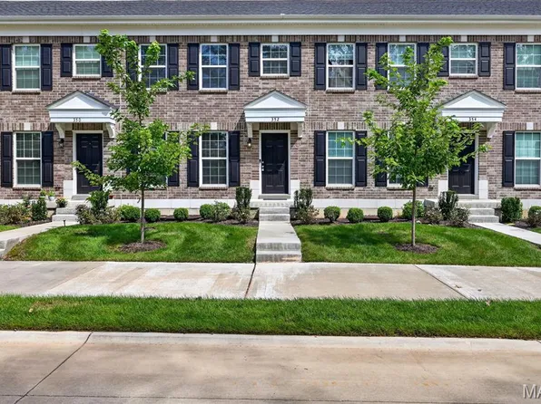 352 Fall Harvest Pkwy, Wentzville, MO 63385