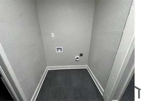 2379 Saratoga Ave — Photo 12