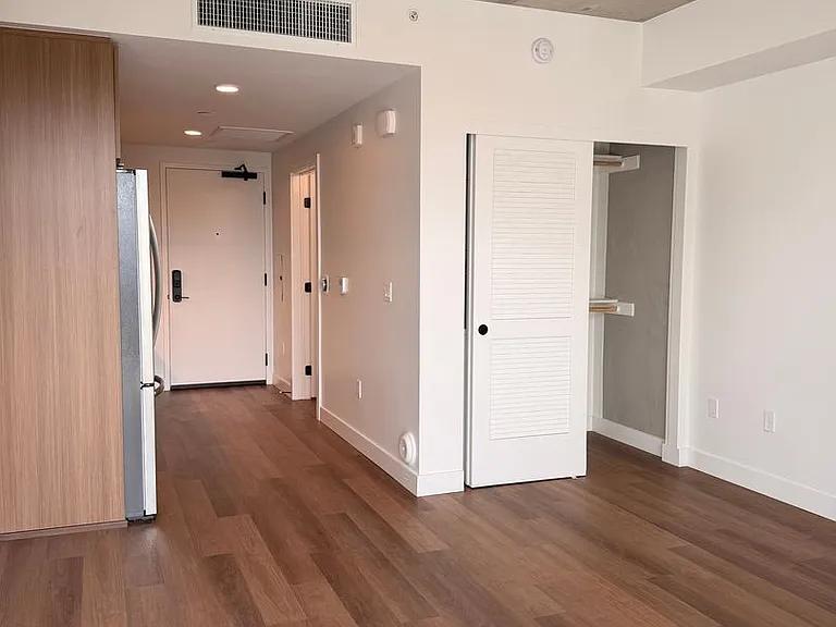 Rainford Apartments — Photo 40