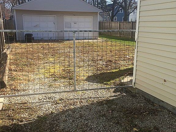 2nd image of 220 Fairlawn Ave