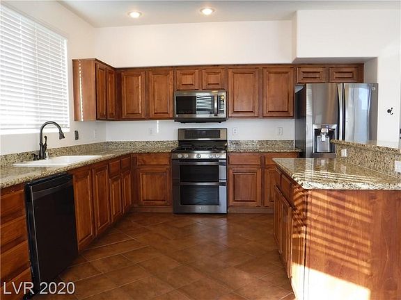 4th image of 9109 Umberland Ave
