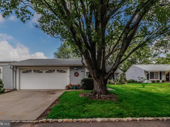 109 B Hemlock Plz, Monroe Township, NJ 08831