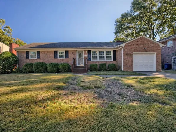 89 Gum Grove Dr, Newport News, VA 23601