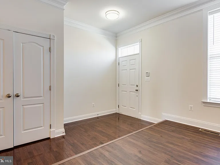 7757 Crystal Brook Way — Photo 5