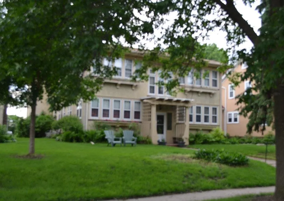 1487 Exterior