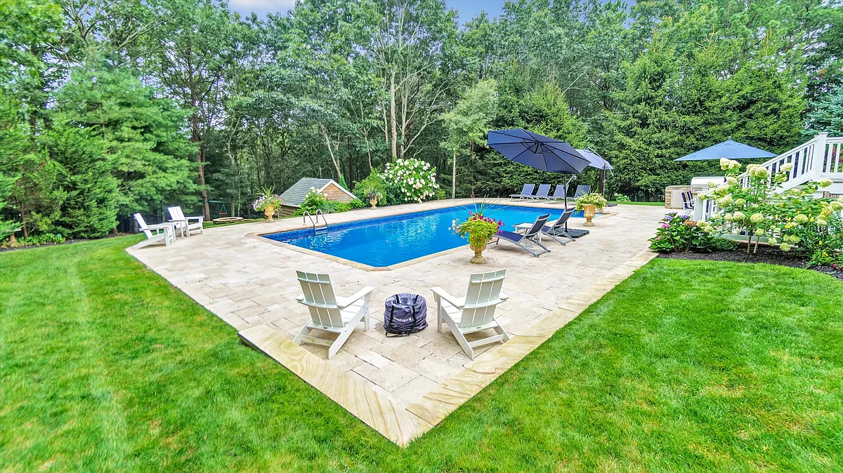 Building Photo - 151 Chardonnay Dr