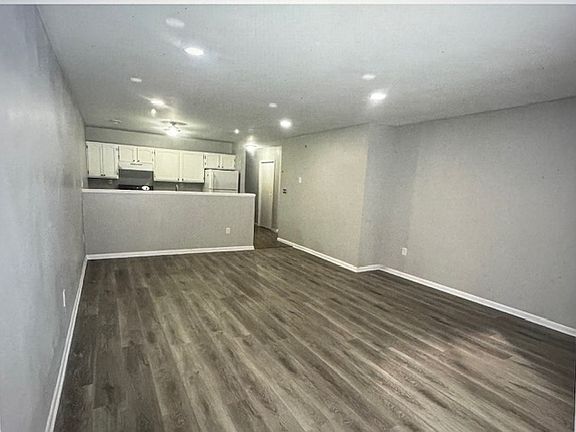 2nd image of 3 Plantation Ln #C