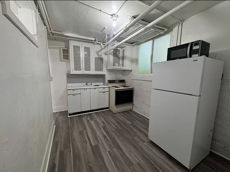 745 N University Ave #C — Photo 6