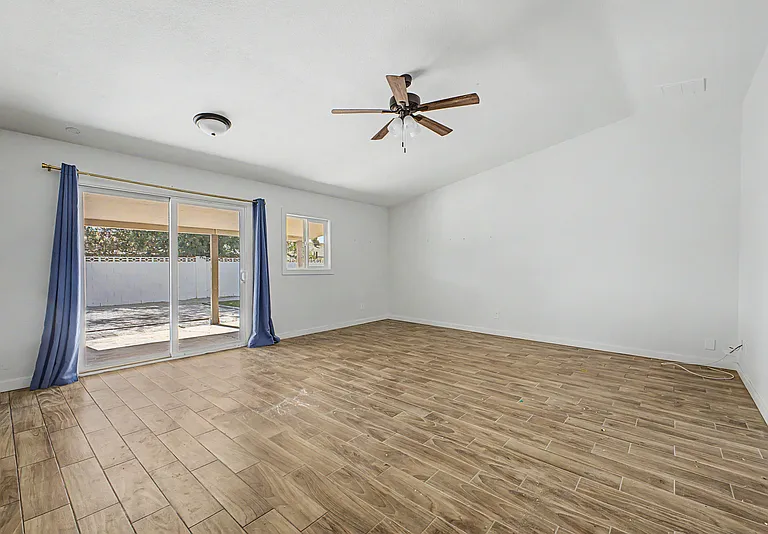 13608 N 41st Pl — Photo 10