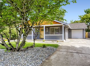 218 SW 11th St, Dundee, OR 97115
