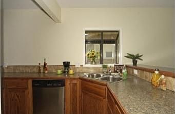 5th image of 102 W 80th Ter