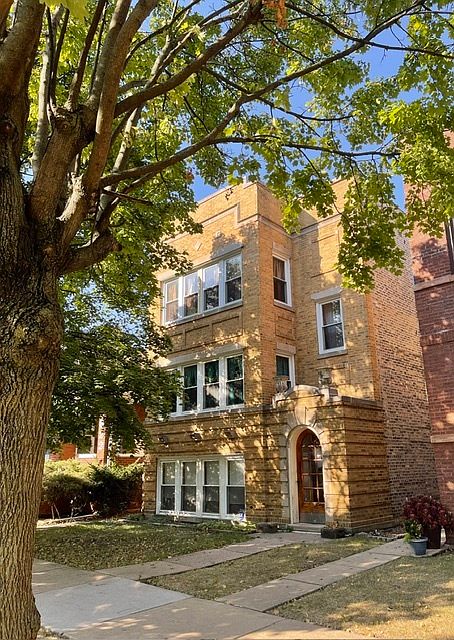 1st image of 3824 N Francisco Ave
