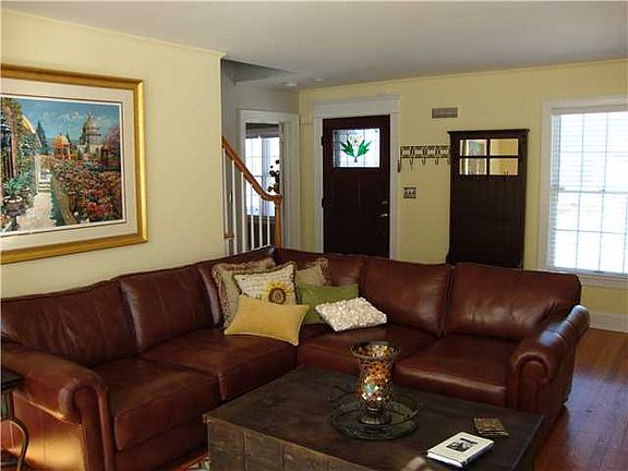 2nd image of 9 Barr Ave