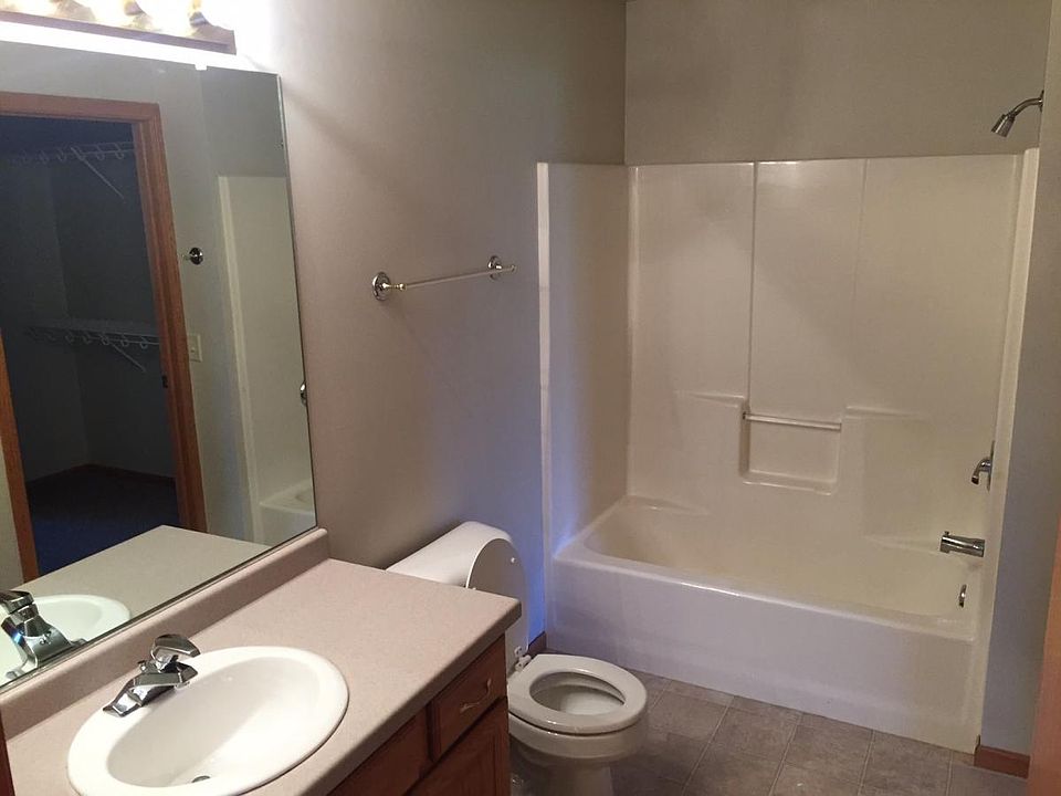 2nd image of 3339 S Robin Meadows Ln