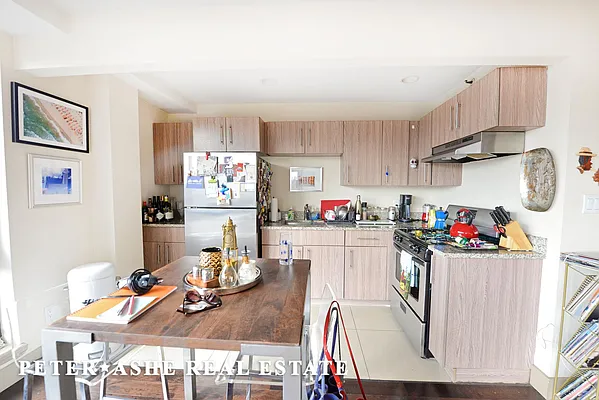 Rented by Peter Ashe | media 22