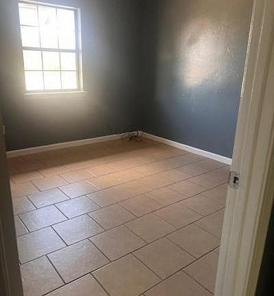 4th image of 1309 Cambridge Dr