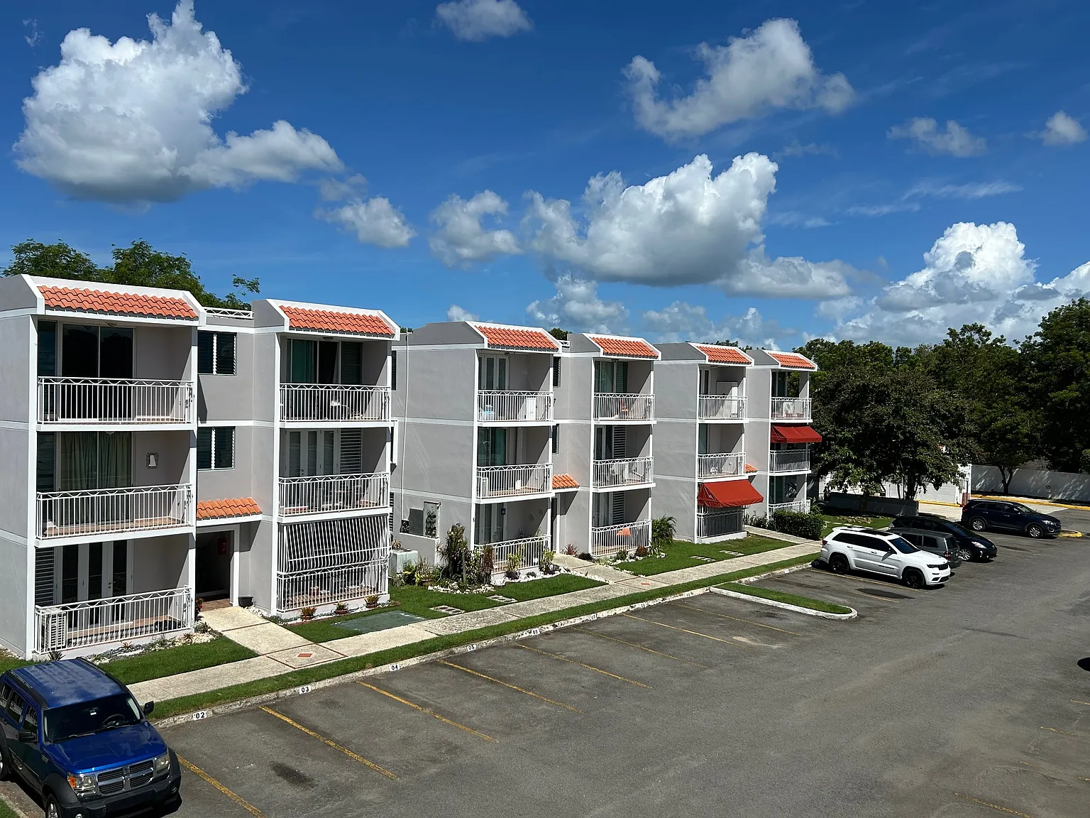 3 bed, 1037 sqft, $1,600 — Photo 2