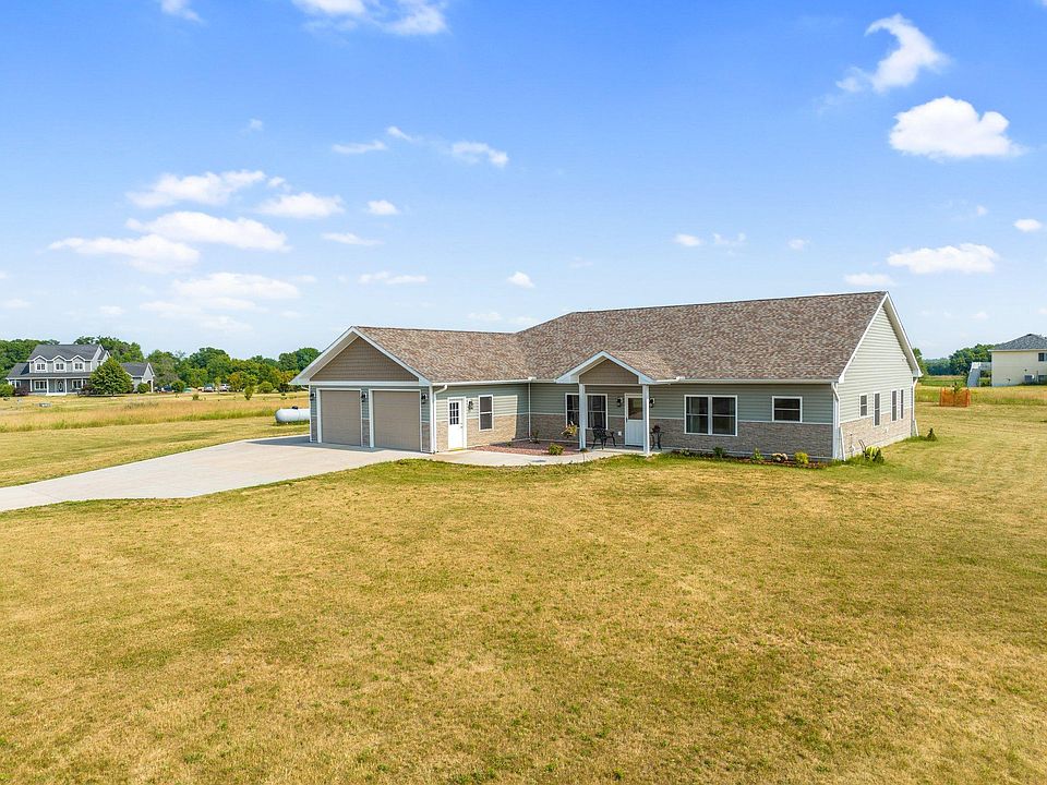 1st image of 2640 278th Ct NE