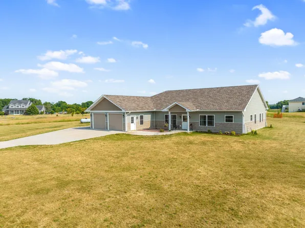 2640 278th Ct NE, Isanti, MN 55040