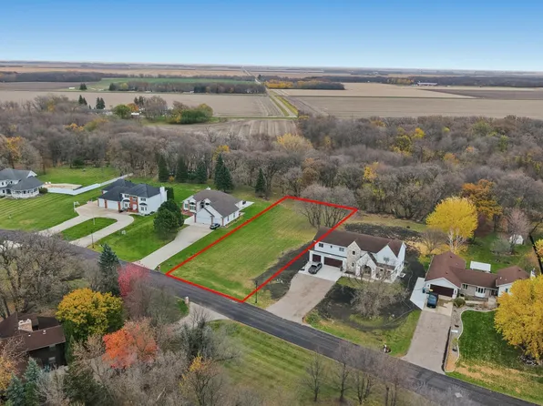 6411 13th St N, Fargo, ND 58102