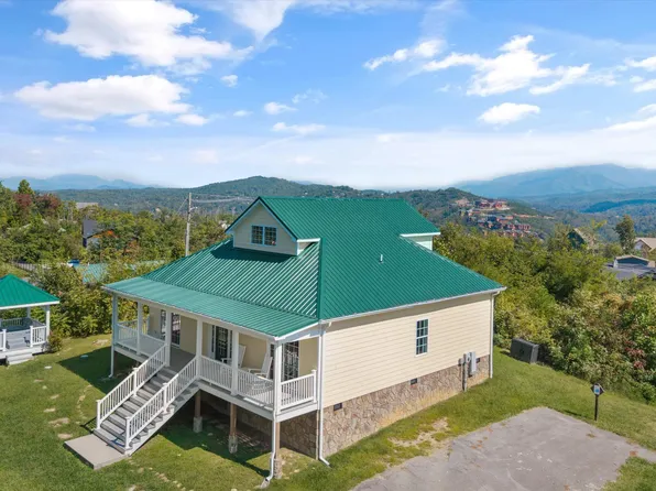 807 Wattle Blossom Way, Gatlinburg, TN 37738