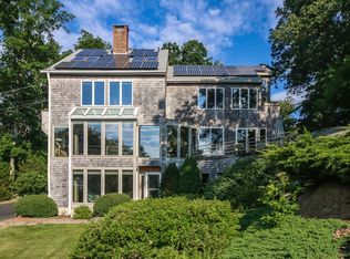 181 Deepwood Dr, Guilford, CT 06437