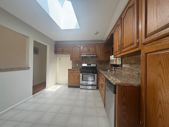 5th image of 125 Ramona Ave Floor 2