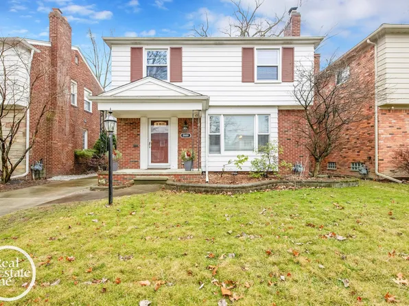1989 Littlestone Rd, Grosse Pointe Woods, MI 48236