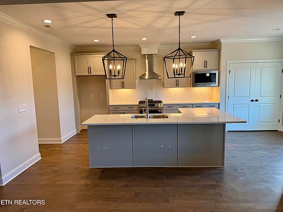 3rd image of 2135 Lantern Park Ln