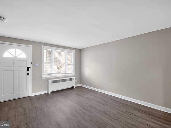 4th image of 3658 Greenvale Rd