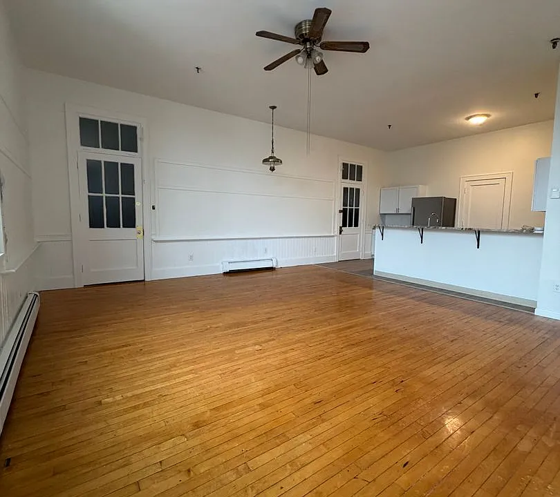2 Pleasant St