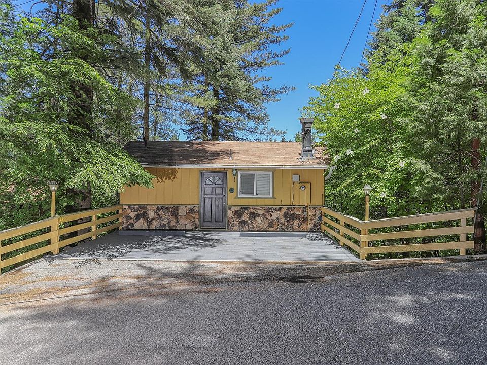 1st image of 28380 Larchmont Ln