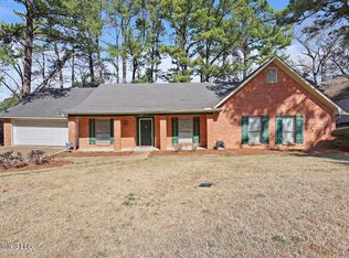 1510 Northlake Cir, Jackson, MS 39211