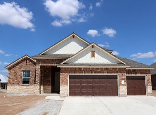 1102 Knowles Dr, Hutto, TX 78634