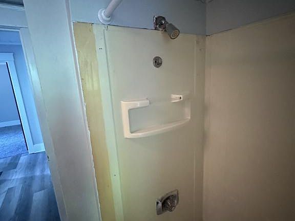 4th image of 164 N Park St
