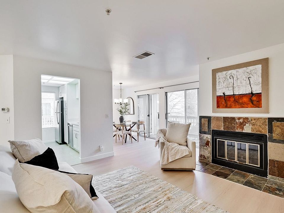 1st image of 2709 Oak Rd APT G