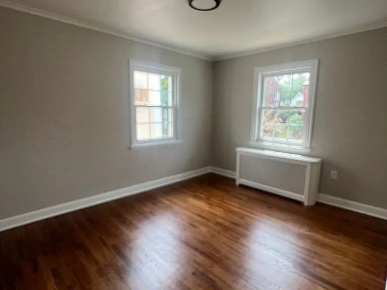 110 Hollywood Ave — Photo 12