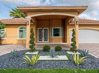 9895 NW 28th Ter, Doral, FL 33172