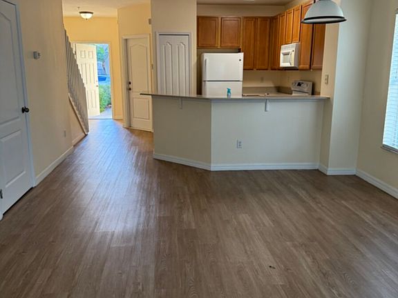 5th image of 13237 Daniels Landing Cir