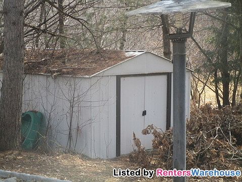 3rd image of 3648 Interlachen Dr NE