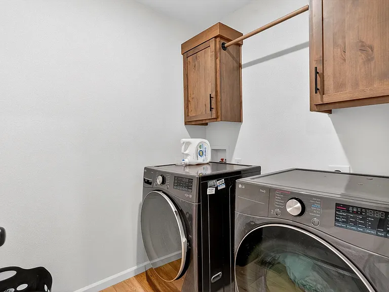 556 Spring Meadow Dr — Photo 25