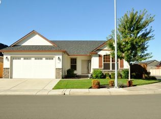 1216 S 41st St, Springfield, OR 97478