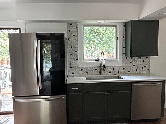 5th image of 1566 Mayfield Ln
